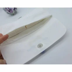 Brautclutch aus Batist, bestickt Brauttasche - ein hessmade-Unikat