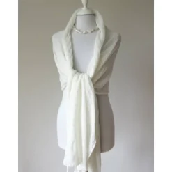 Brautschal ivory aus reinem Kaschmir, gestrickte Hochzeitsstola, weiches Umschlagtuch, zartes Schultertuch
