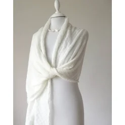 Brautschal ivory aus reinem Kaschmir, gestrickte Hochzeitsstola, weiches Umschlagtuch, zartes Schultertuch