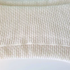 Brautstola Cremeweiß – Edle Stola aus feinster Wolle, Baumwolle & Kaschmir, filigranes Muster