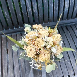 Brautstrauß aus getrockneten Blumen (teils in Bio-Qualität) in Boho-Style