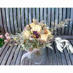 Brautstrauss Boho asymmetrisch Blumenstrauss aus ungespritzten getrockneten Rosen, Eukalyptus,etc. (teils Bio-Trocke