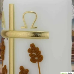 Brot des Lebens – Handgefertigte Osterkerze mit Kreuz, Ähren, Kelch, Alpha & Omega und aktueller Jahreszahl