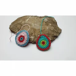 Bunte gehäkelte Wende-Ostereier