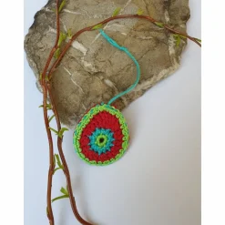 Bunte gehäkelte Wende-Ostereier