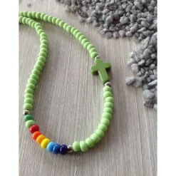 Bunte Kinderkette' mit einem Howlithkreuz und Rocailles in Regenbogenfarben