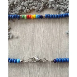 Bunte Kinderkette' mit einem Howlithkreuz und Rocailles in Regenbogenfarben