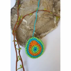 Buntes gehäkeltes Wende-Osterei