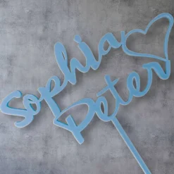 Cake Topper zur Hochzeit – personalisierter Tortenstecker mit Namen und Herz als Hochzeitstortendeko