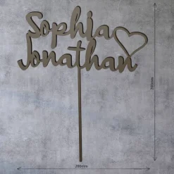 Cake Topper zur Hochzeit – personalisierter Tortenstecker mit Namen und Herz als Hochzeitstortendeko