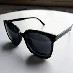 Cat Eye Sonnenbrille - Personalisierte Sommer Geschenke für Frauen - Schwarze Brille mit Polarisation und opt. Sehstärke