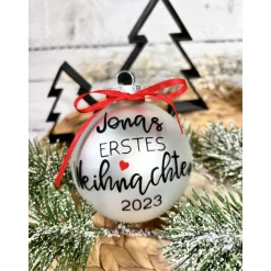 Christbaumkugel | Babys erstes Weihnachten | First Christmas | Weihnachtskugel 8 cm personalisiert | Geschenk