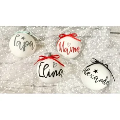 Christbaumkugeln / Weihnachtskugeln 8 cm personalisiert - mit Stern, Herz oder Pfotenherz über dem Namen