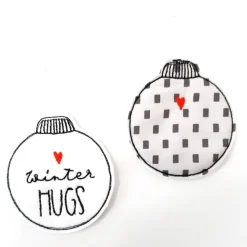 Christbaumkugeln aus Stoff im 4er Set, Geschenkanhänger bestickt