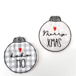 Christbaumkugeln aus Stoff im 4er Set, Geschenkanhänger bestickt