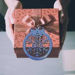 Christbaumschmuck Personalisierbar - glitzer Weihnachtsschmuck mit Namen aus Acrylglas - Christbaumkugeln - Schneeflocke