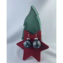 3cm grau-blau matte Weihnachtskugel-Ohrringe, kariert * Weihnachtsohrringe * Christbaumkugelohrringe