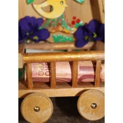 Collage Geldgeschenk zum Muttertag  BAUM & LEITERWAGERL, abstrakt gestaltet auf einem Bambus-Brettchen Wandbild