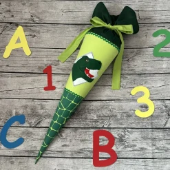 coole Schultüte / Zuckertüte in Grün mit Dinosaurier T-Rex