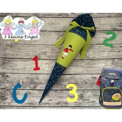 coole Schultüte Blau/grün mit Fußballer  - Fußball Motiv -