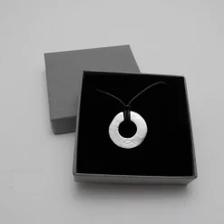 Cooler Anhänger in Silber 