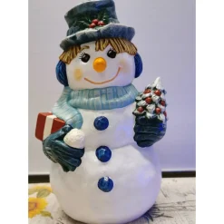 Cooler Schneemann mit Tannenbaum