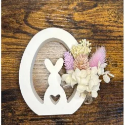 Deko Ei mit Hasenmotiv aus Gießkeramik – Oster- und Frühlingsdeko mit Trockenblumen