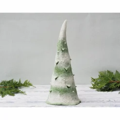 Deko Filz Tannenbaum aus dem Naturmaterial Wolle in Handarbeit gefilzt;