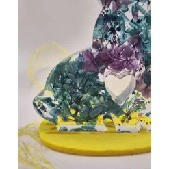 Deko Hase mit echten Blumen Lila-Blau