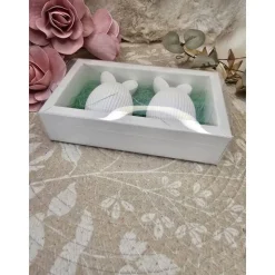 Deko Hasen aus Raysin im geriffelten Design – 2er Set als moderne Osterdeko in Weiß