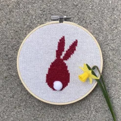 Deko Stickrahmen Hase rot