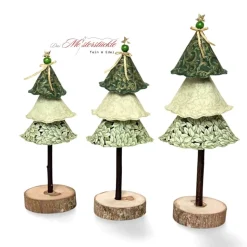 Deko Tannenbaum salbeigrün – Handgemachte Weihnachtsdeko in 3 Größen (22-27 cm) aus Baumwolle & Holz