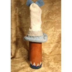 Dekofigur HERZERLWICHTEL Weihnachtswichtel witzige Upcyclingfigur aus Glasflasche m. handgestricktem Mützchen