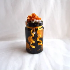 Dekoglas mit Banderole, Stoffblume und Satinband, schwarz-gold