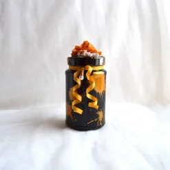 Dekoglas mit Banderole, Stoffblume und Satinband, schwarz-gold