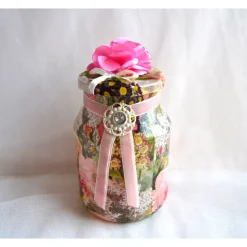 Dekoglas mit Banderole, Stoffblume und Samtband, grün-rosa-weiß