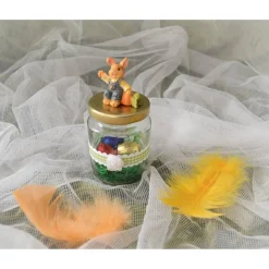 Dekoglas mit grünem Karoband und Hase für Ostern