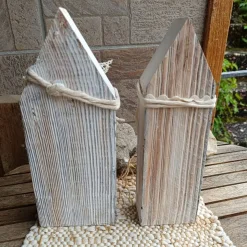 Dekohäuschen aus Holz verziert