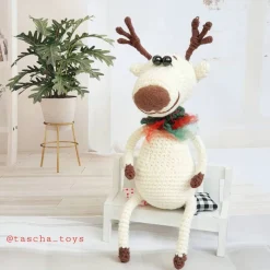 Design Dekofigur Hirsch, Hirsch gehäkelt, gehäkeltes Reh,  Dekofigur Hirsch, hirsch kuscheltier,  Rentier, hirsch gesche
