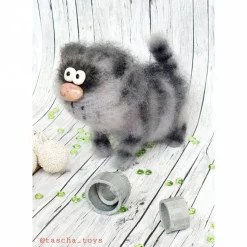 Design Wohndeko Figur, Flauschige gehäkelte Katze in verschiedenen Farben, handgemachte Katze, Wohndeko Katze, realistis