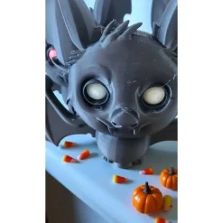3D-gedruckte Fledermaus mit leuchtenden Augen – Halloween & Gothic Deko aus PLA