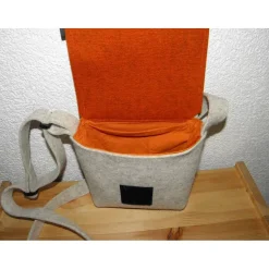 Dirndltasche, Trachtentasche, Unikat, aus Wollfilz in hellmeliert und orange, Upcycling, Kaffeekapsel, Umhängetasche, Oktoberfest, handgemacht von Dieda