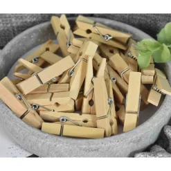 DIY Advetskalender mit Leinensäckchen, Aufkleber, Anhänger, Holzklammern