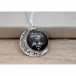 Doppelseitiges Memorial Mond Anhänger für Brautstrauß mit Platz für zwei Fotos – Handgefertigt, personalisierbar