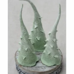 Drei kleine Filz Tannenbäume aus dem Naturmaterial Wolle in Handarbeit gefilzt; Produkt #479415