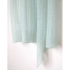Duftiger Brautschal aus Mohair in Aquamarinblau, Hochzeitsstola gestrickt, weiches Umschlagtuch