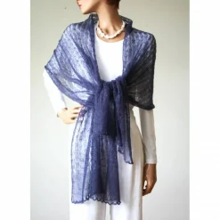 Dunkelblauer zarter Schal aus Kid-Mohair, leichtes Tuch für Trachtenhochzeit, gestrickte Stola marineblau, Geschenk Frau