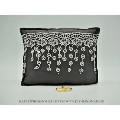 dunkelgraues Ringkissen aus Viscose mit Spitze für Deine Hochzeit, Vermählung, Trauung, ca. 18x14cm, Unikat