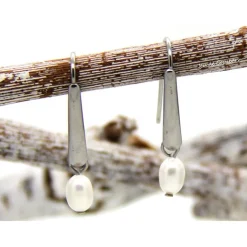 Echte Süßwasser-Perlen-Edelstahlohrhaken (silberfarben) in Weiß mit eingehängtem Element, Accessoire, Brautschmuck