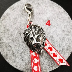 Edelstahl Anhänger Löwe für Charivari – Trachtenschmuck in verschiedenen Designs